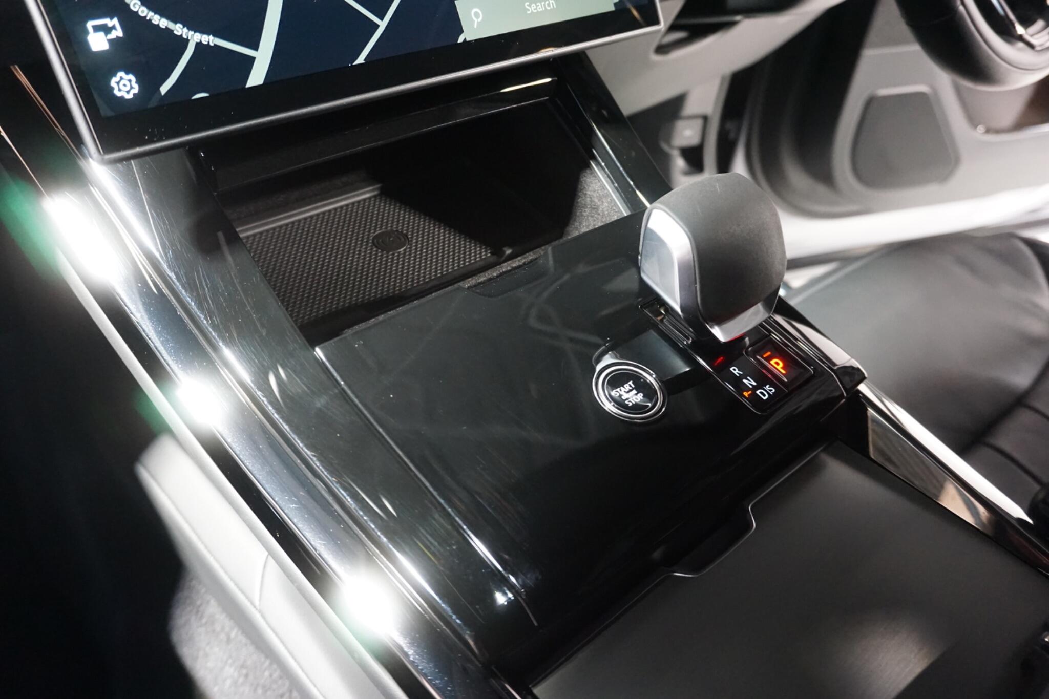 Land Rover Range Rover Sport 3.0 D300 MHEV Stealth Edition SUV 5dr Diesel Auto 4WD Euro 6 (s/s) (300 ps)